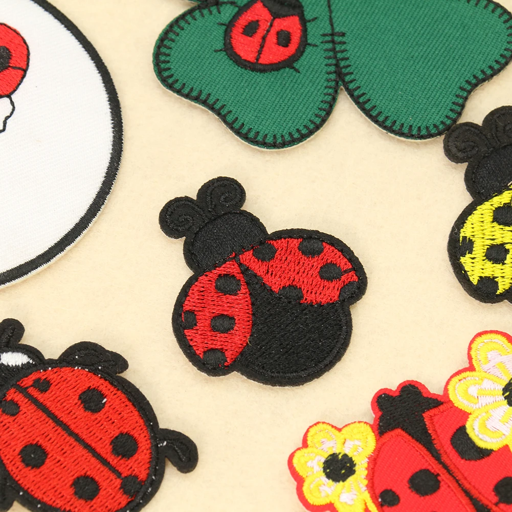 2PC Cartoon Ladybug Four-leaf  - Embroidery Lady Bug ulasan dan harga