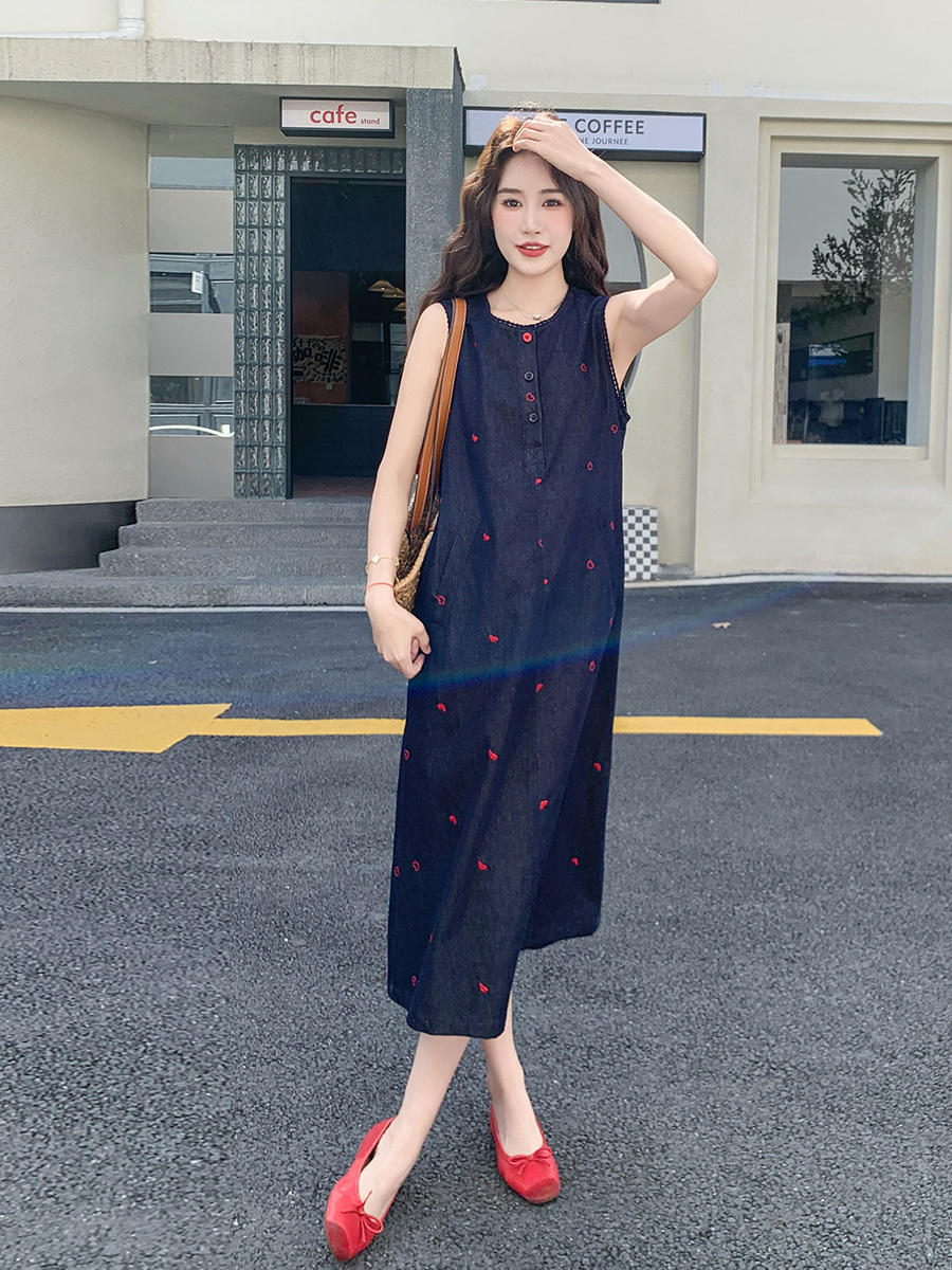 Retro Sleeveless Denim Dress W - Embroidery Design Love ulasan dan harga