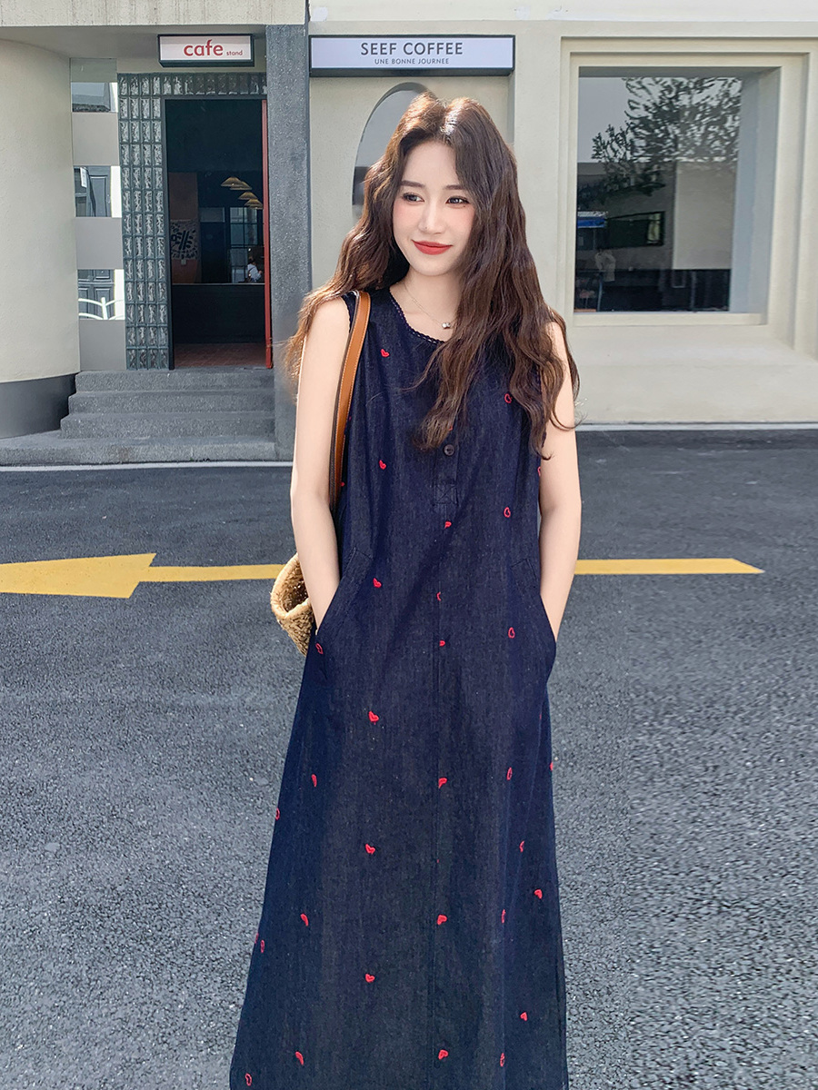 Retro Sleeveless Denim Dress W - Embroidery Design Love ulasan dan harga