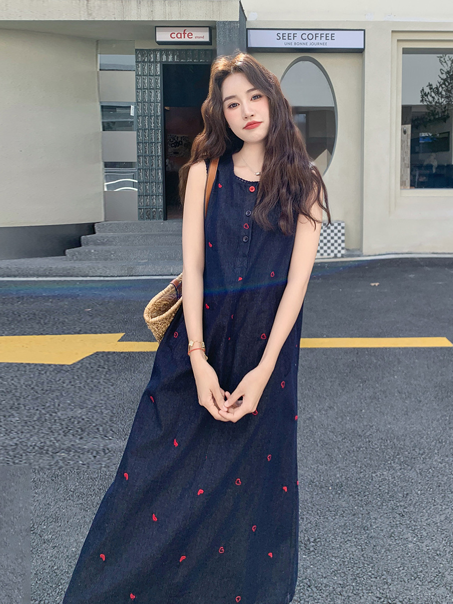 Retro Sleeveless Denim Dress W - Embroidery Design Love ulasan dan harga