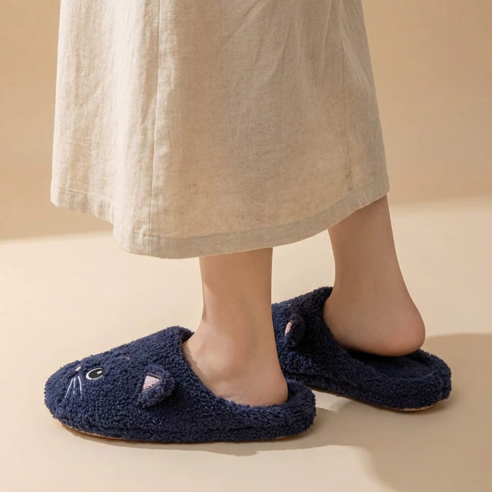 Cozy Unisex Plush Slippers wit - Embroidery Cat ulasan dan harga