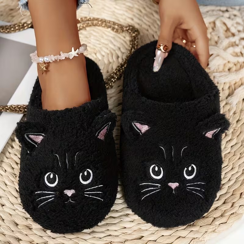 Cozy Unisex Plush Slippers wit - Embroidery Cat ulasan dan harga